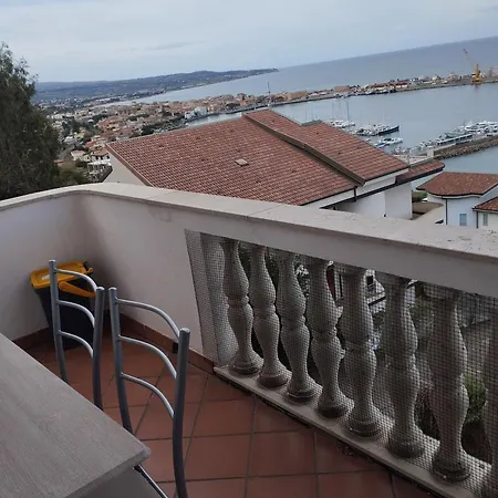 Con Vista Sul Porto Lägenhet Longbardi